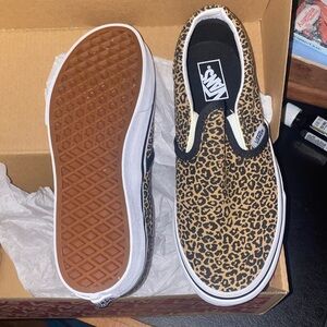 Girls size 3 BRAND NEW NEVER WORN